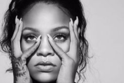 Беременность в транзитах: Рианна